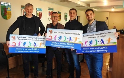 Zdjęcie do 44 sesja Rady Powiatu Szczecineckiego - nagrody dla najlepszych